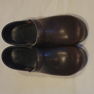 Dansko Clogs-Brown Size 40